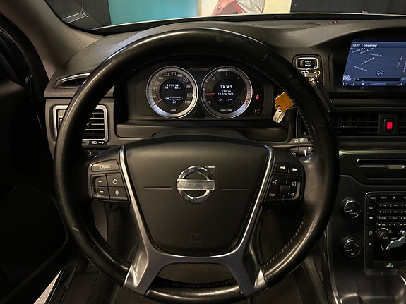 Volvo V70 13 of 29