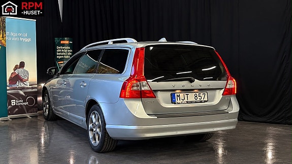 Volvo V70 4 of 29