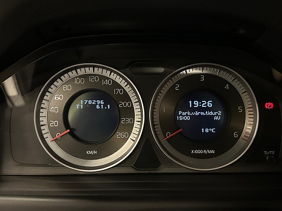 Volvo V70 16 of 29