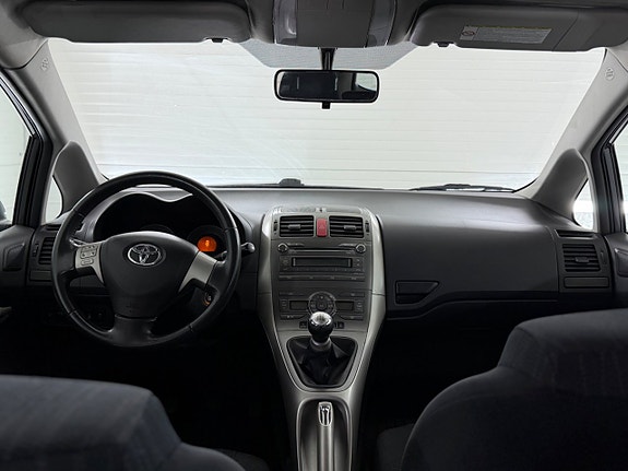 Toyota Auris 19 of 21
