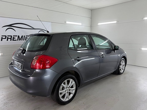 Toyota Auris 9 of 21