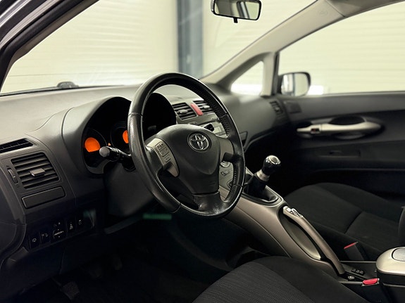 Toyota Auris 17 of 21