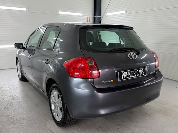 Toyota Auris 12 of 21