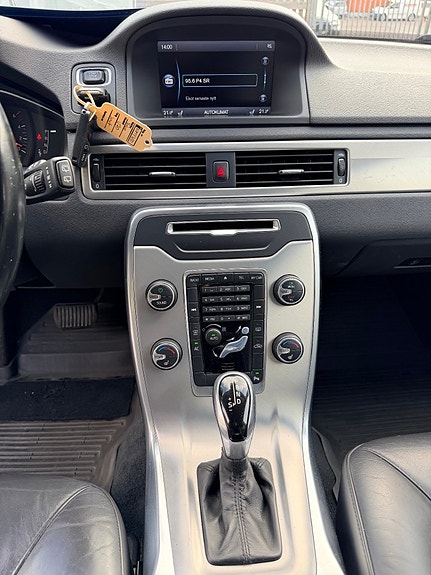 Volvo V70 13 of 19