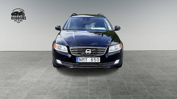 Volvo V70 2 of 19