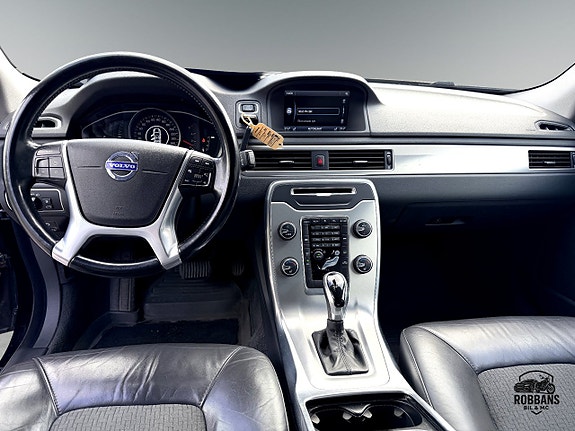 Volvo V70 12 of 19
