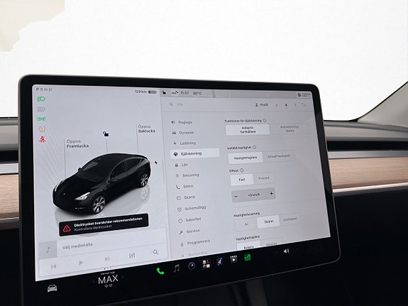 Tesla Model Y 27 of 30