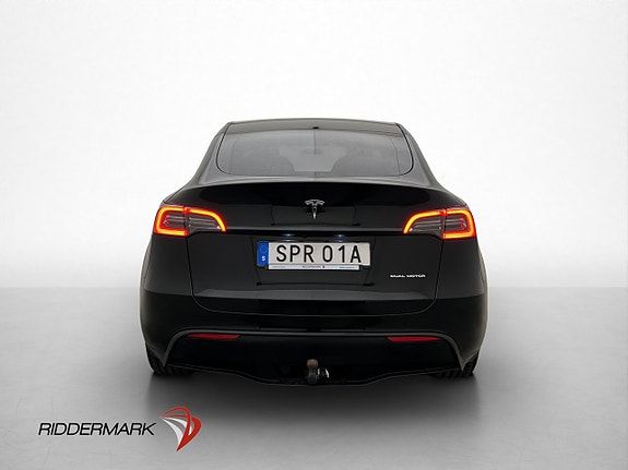 Tesla Model Y 8 of 30