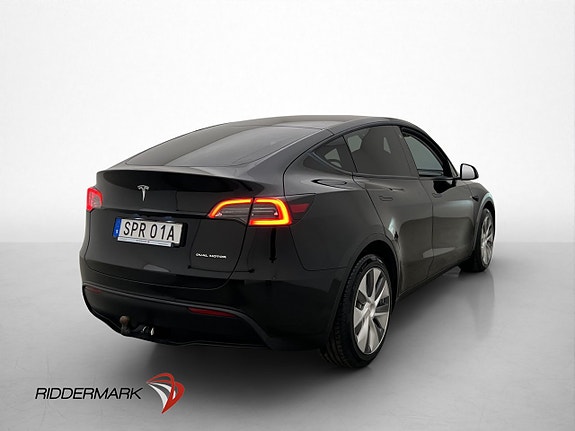 Tesla Model Y 9 of 30