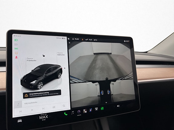 Tesla Model Y 24 of 30
