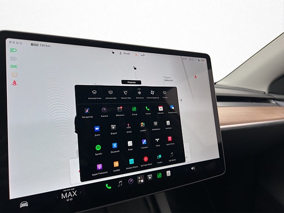 Tesla Model Y 22 of 30