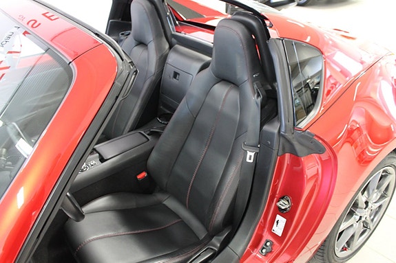 Mazda MX-5 9 of 13