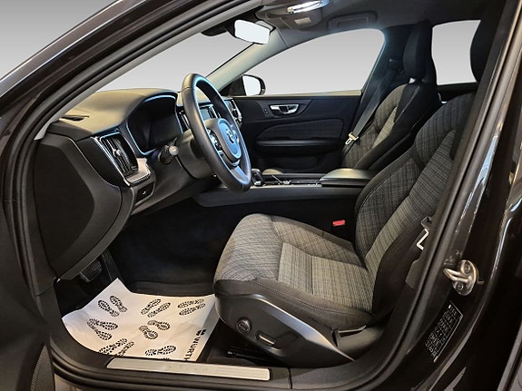 Volvo V60 Cross Country 6 of 11