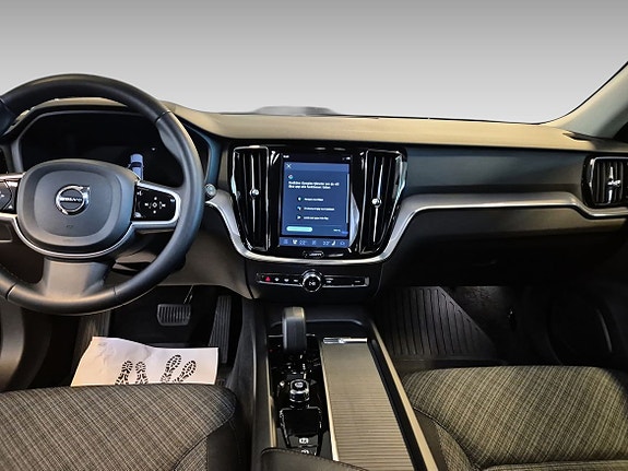 Volvo V60 Cross Country 8 of 11