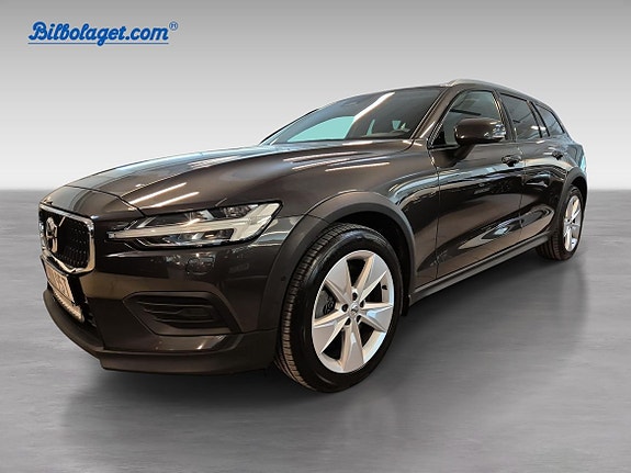 Volvo V60 Cross Country 3 of 11