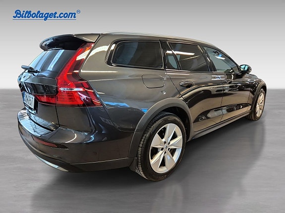 Volvo V60 Cross Country 5 of 11