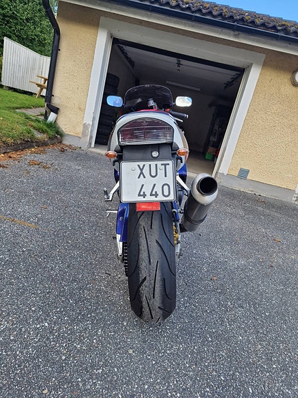 Honda CBR900RR Fireblade 5 of 7