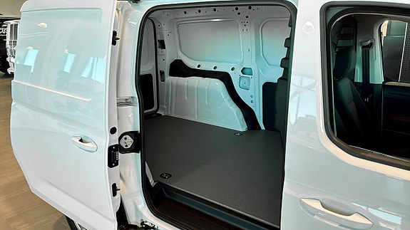 Ford Transit Connect 5 of 9