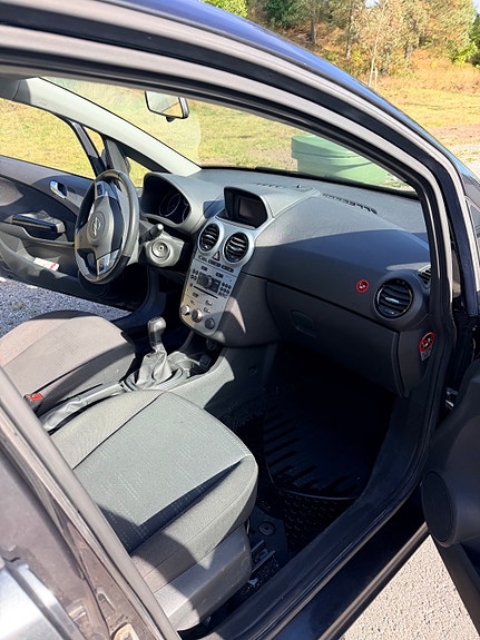 Opel Corsa 3 of 4