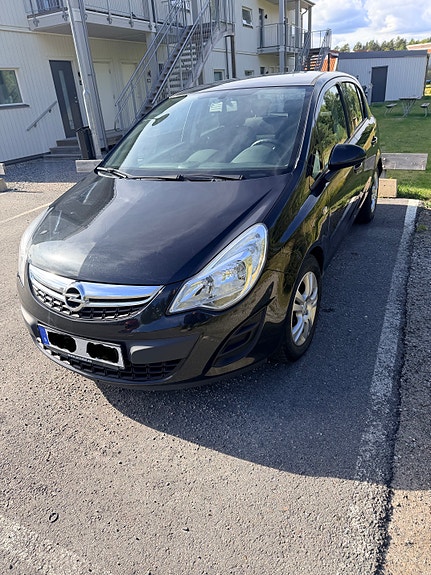 Opel Corsa 2 of 4