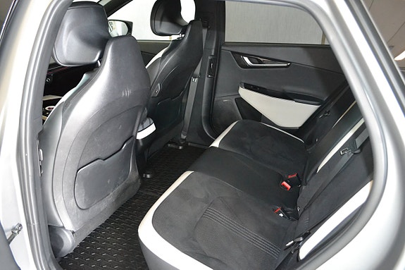 Kia EV6 7 of 12