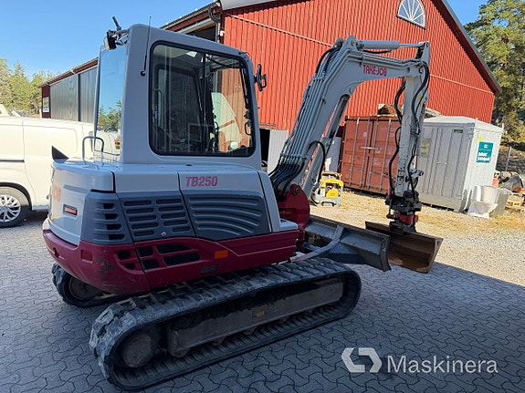 Grävmaskin Takeuchi TB250 4 of 27