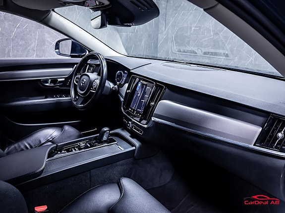 Volvo V90 14 of 30