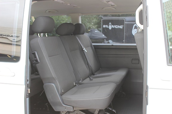 Volkswagen Caravelle 6 of 14