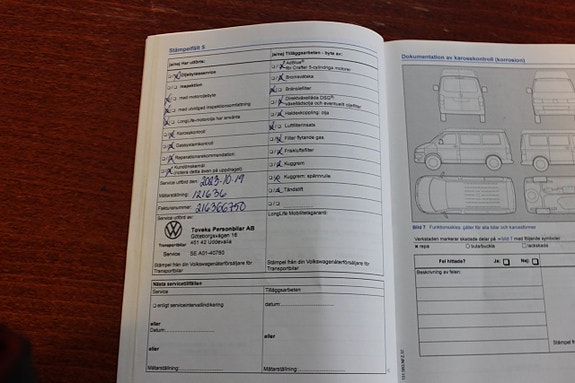 Volkswagen Caravelle 14 of 14