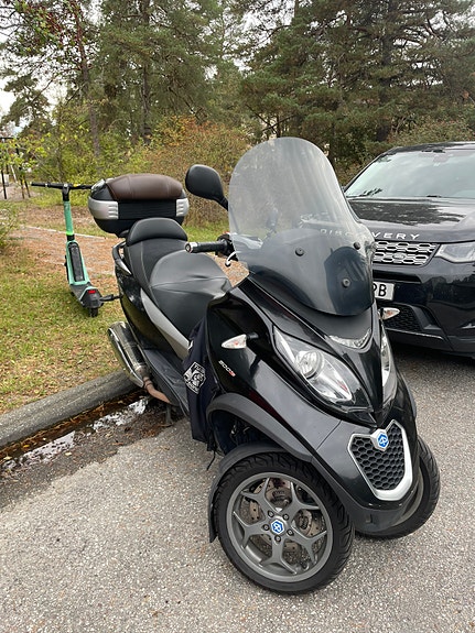 Piaggio MP3 500 2 of 9