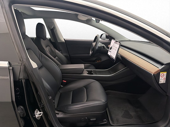 Tesla Model 3 27 of 30