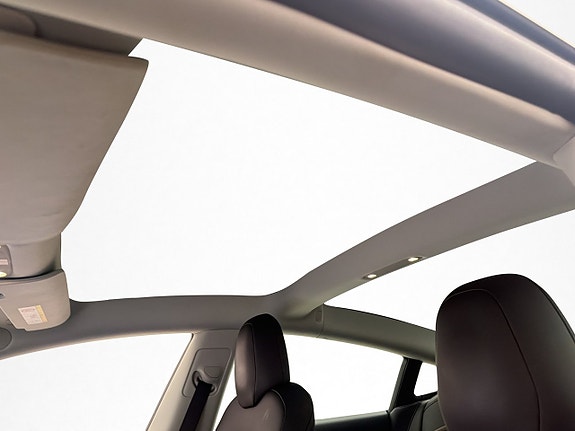 Tesla Model 3 13 of 30