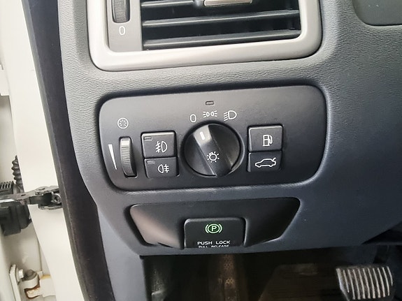 Volvo V70 13 of 30