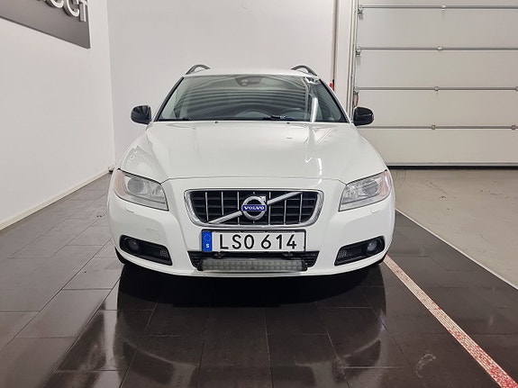 Volvo V70 3 of 30