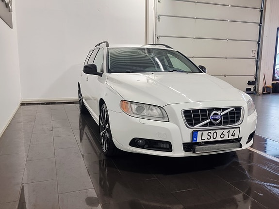 Volvo V70 4 of 30