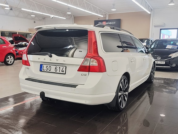 Volvo V70 17 of 30