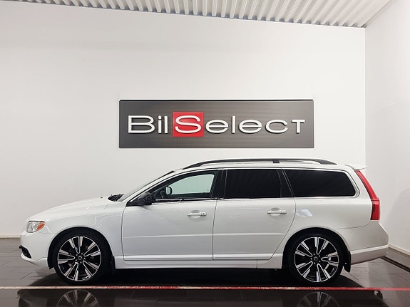 Volvo V70 2 of 30