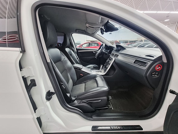Volvo V70 18 of 30