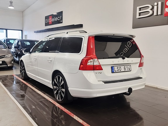 Volvo V70 16 of 30
