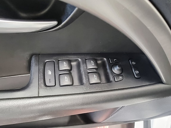 Volvo V70 14 of 30
