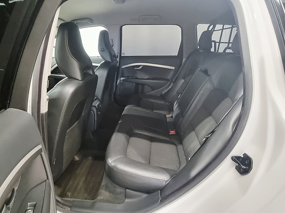 Volvo V70 8 of 30
