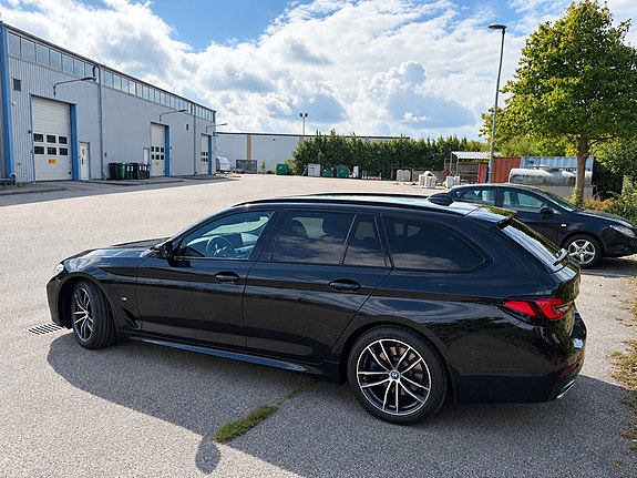 BMW 520d 2 of 4