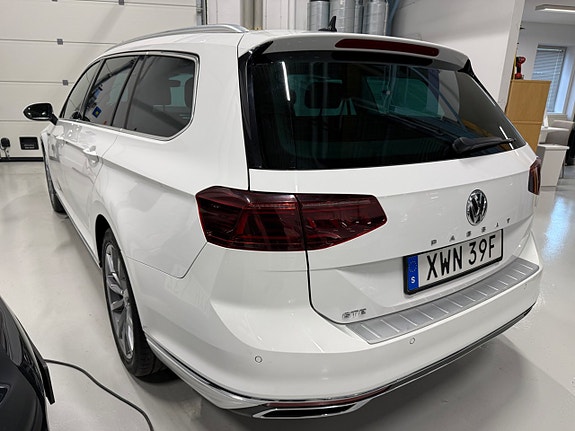 Volkswagen Passat 5 of 22