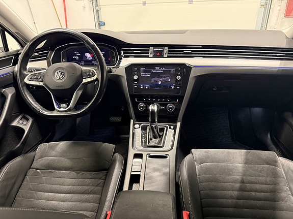 Volkswagen Passat 9 of 22