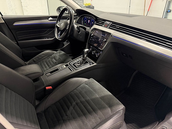 Volkswagen Passat 19 of 22