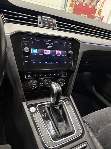 Volkswagen Passat 15 of 22