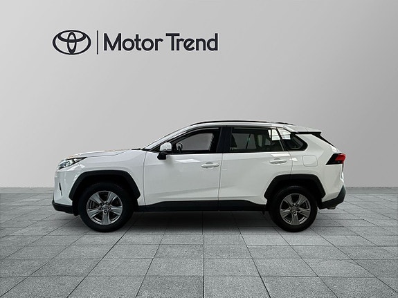 Toyota RAV4 4 of 16