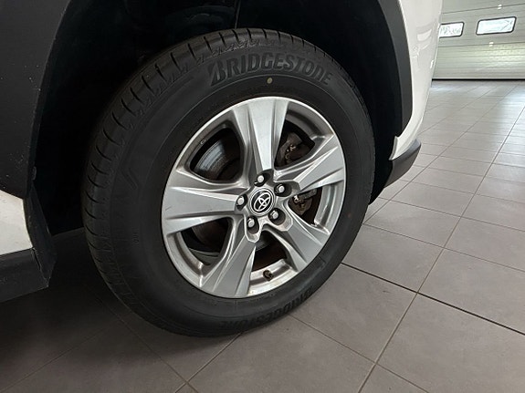 Toyota RAV4 13 of 16
