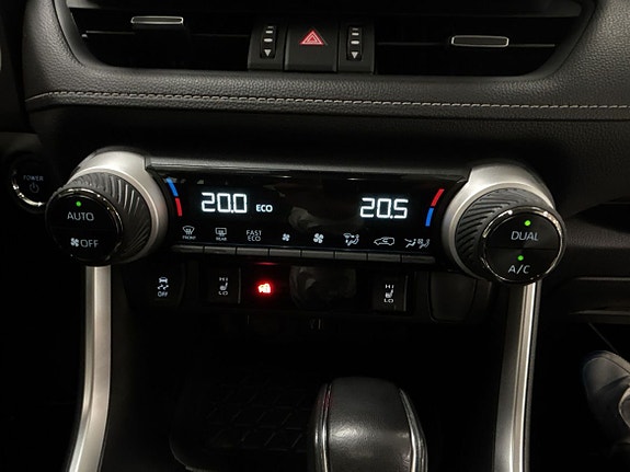 Toyota RAV4 15 of 16