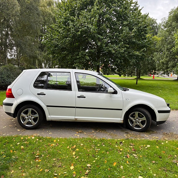 Volkswagen Golf IV 3 of 9